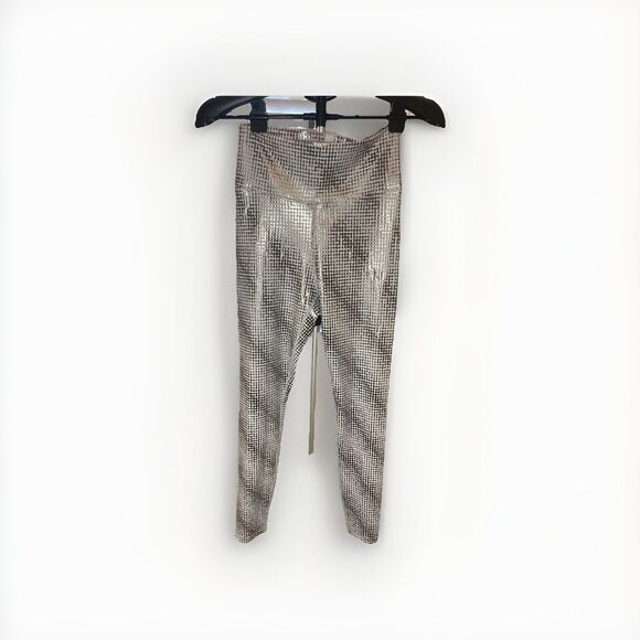 Peloton Pants - Peloton women’s leggings- Large- NWT-Show UP foil color